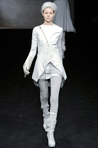 Look 28